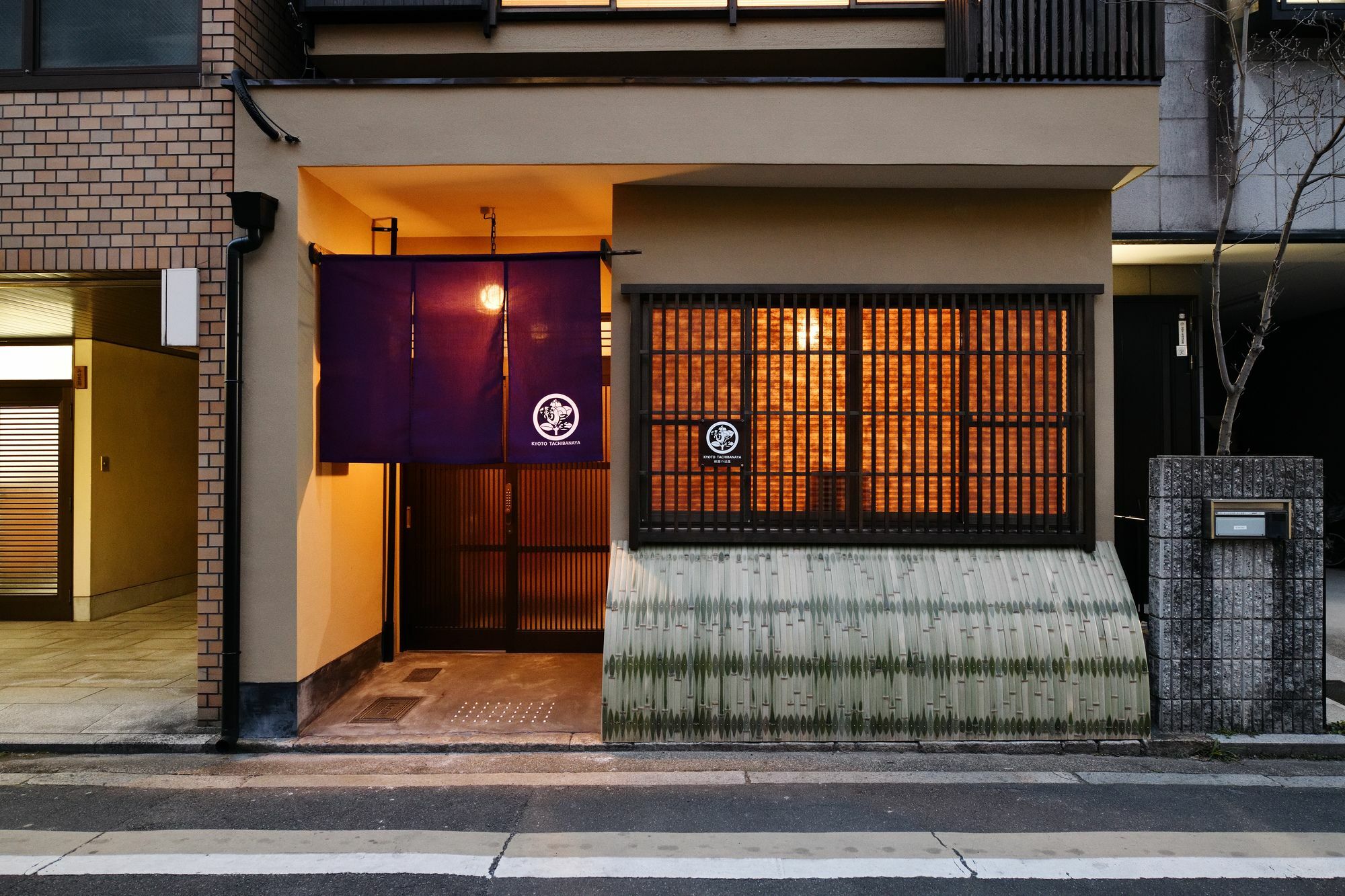Отель Kyoto Tachibanaya Gion Rokuhara Экстерьер фото